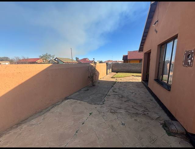 2 BEDROOM HOUSE FOR SALE IN SEBOKENG ZONE 6